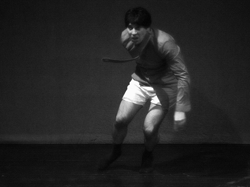 La notte sulle spalle